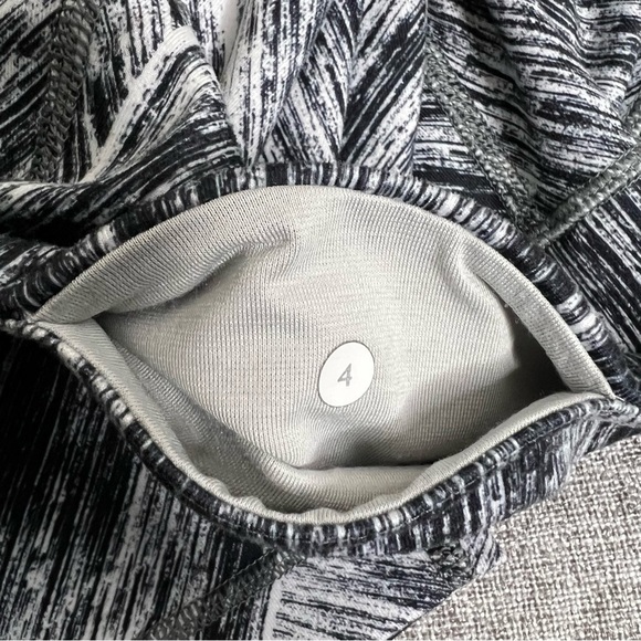 Lululemon Roll Down Leggings Heat Wave - Picture 6 of 6